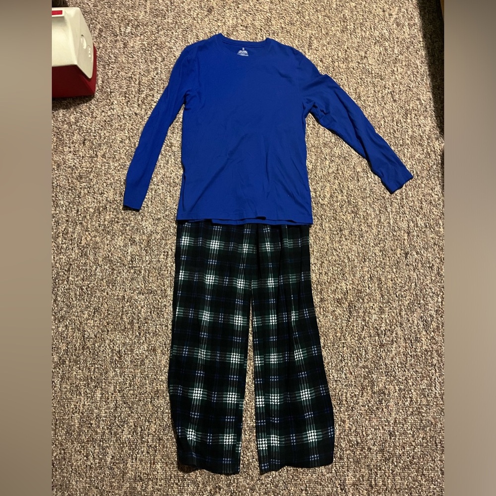 Whole pajama set men's small